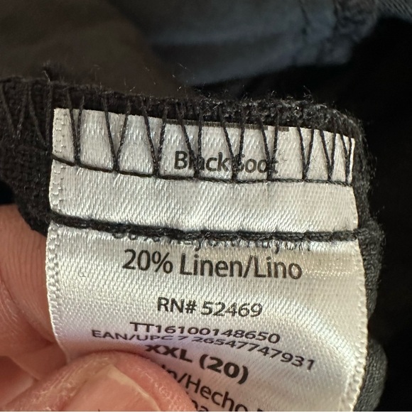 Time and Tru Women's Black Linen Blend Shorts - Picture 5 of 5